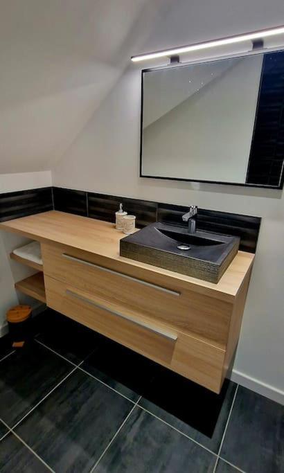 Appartement Charmant Et Spacieux Осер Экстерьер фото