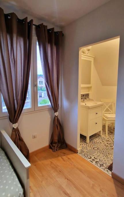 Appartement Charmant Et Spacieux Осер Экстерьер фото